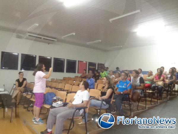 Programa Segundo Tempo realiza capacitação de monitores em Floriano.(Imagem:FlorianoNews)