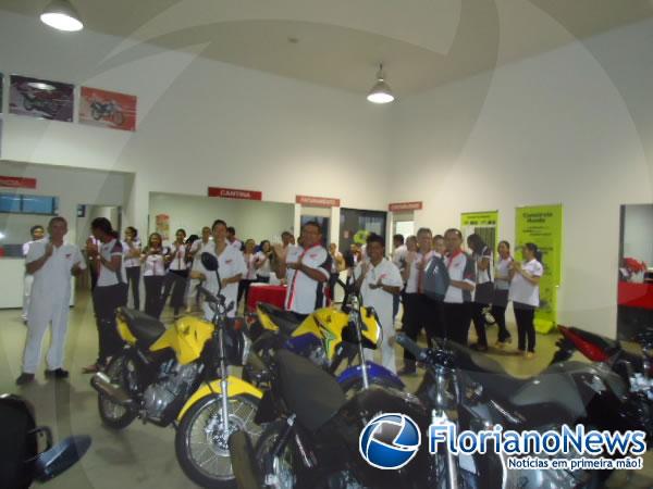 Cajueiro Motos comemora aniversário de seus colaboradores.(Imagem:FlorianoNews)