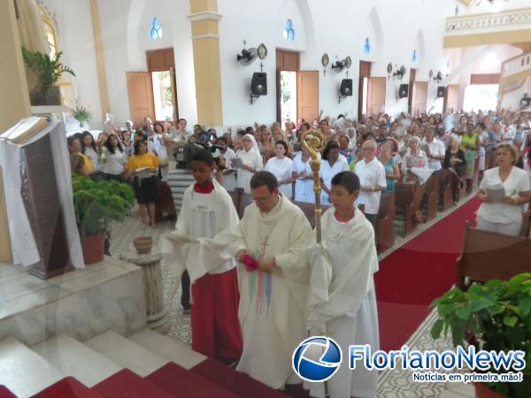 Católicos celebraram Corpus Christi com missa e procissão.(Imagem:FlorianoNews)