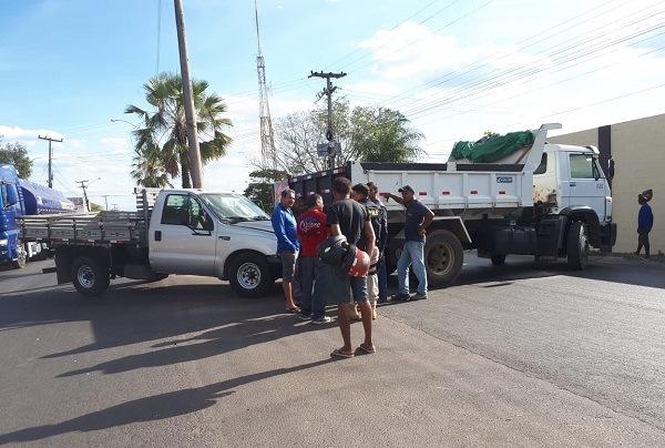 Quatro veículos se envolvem em acidente na Avenida Calisto Lobo.(Imagem:FlorianoNews)