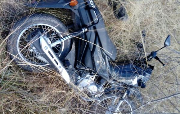 Moto e bicicleta roubadas são recuperadas pela PM de Floriano.(Imagem:Divulgação/PM)