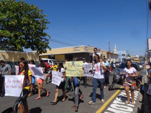 Caminhada pelas principais rua e avenidas de Floriano.(Imagem:FlorianoNews)