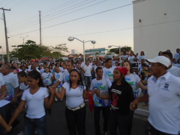 Caminhada pela Paz leva centenas de pessoas às ruas de Floriano.(Imagem:FlorianoNews)