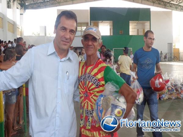 Município de Floriano distribui 2 mil cestas básicas na Páscoa a famílias carentes.(Imagem:FlorianoNews)