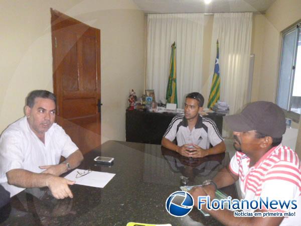 Reuni&atilde;o definiu utiliza&ccedil;&atilde;o dos pared&otilde;es de som durante o carnaval de Floriano.(Imagem:FlorianoNews)