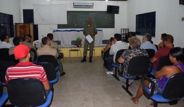 Autoridades se reúnem para discutir a segurança no carnaval de Floriano.(Imagem:Waldemir Miranda)