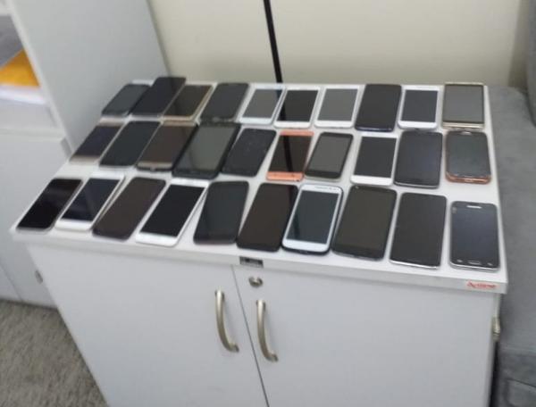 Cerca de 60 aparelhos foram recuperados.(Imagem:Divulgação/Polícia Civil)