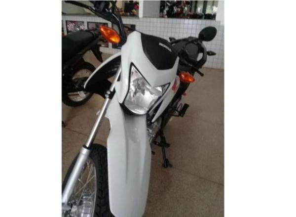 Motocicleta recém retirada da concessionária é roubada em Floriano.(Imagem:Arquivo pessoal)