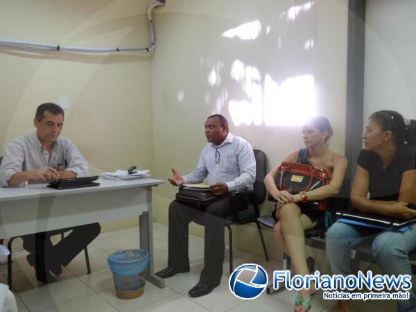Prefeito Gilberto Júnior recebeu representantes de Comunidade Terapêutica.(Imagem:FlorianoNews)