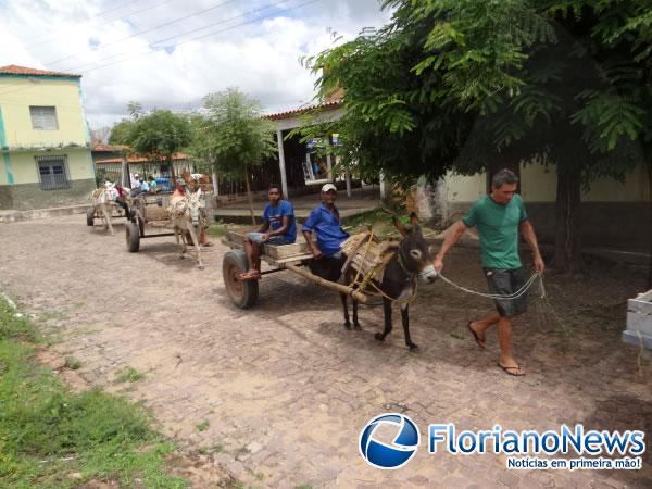 Festa dos Carroceiros atraiu dezenas de participantes em Nazaré do Piauí.(Imagem:FlorianoNews)