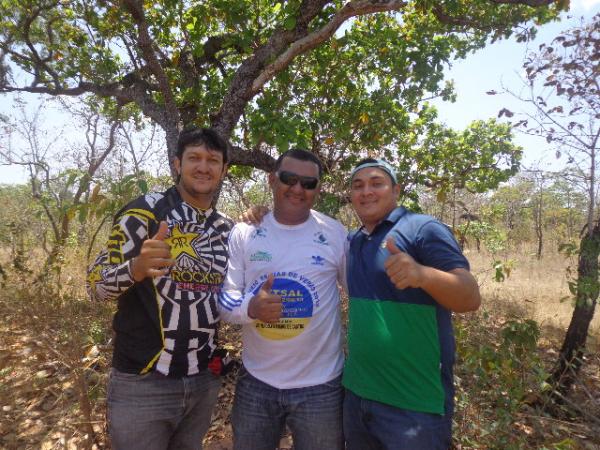 Pilotos participaram do 1º Enduro do Riacho em Floriano.(Imagem:FlorianoNews)