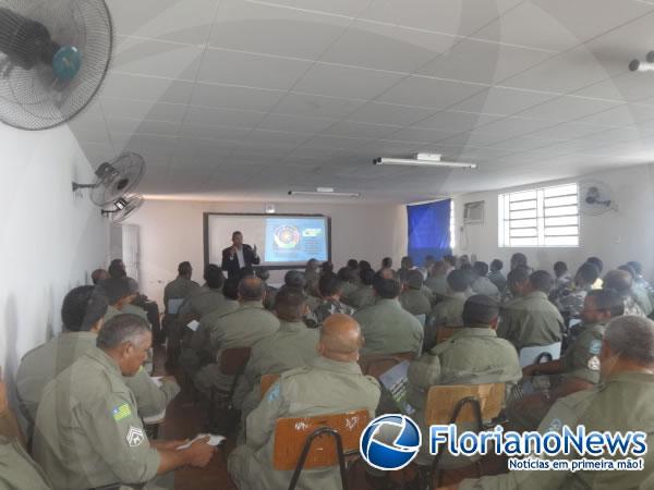 Coronel Sá Júnior ministrou palestra sobre Comunicação Social no 3º BPM de Floriano.(Imagem:FlorianoNews)