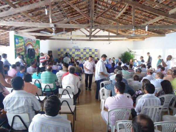 Deputado Gustavo Neiva participou de encontro do G15 em Eliseu Martins.(Imagem:Portal o dia)