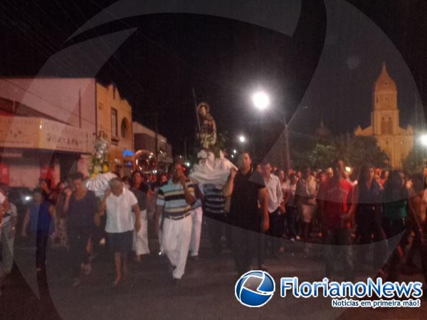 Procissão marca o encerramento dos festejos de São Pedro de Alcântara em Floriano.(Imagem:FlorianoNews)