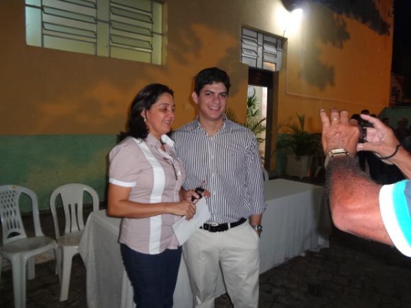 Vereadora Ana Cleide é anunciada como pré-candidata a vice de Enéas Maia.(Imagem:FlorianoNews)