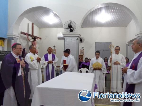 Pe. Aristides Ferreira toma posse como pároco de Nazaré do Piauí.(Imagem:FlorianoNews)