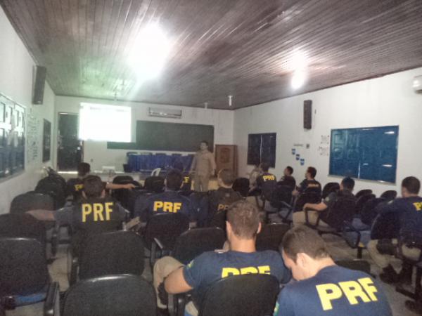 Polícia Rodoviária Federal promove curso de capacitação para agentes de trânsito.(Imagem:FlorianoNews)