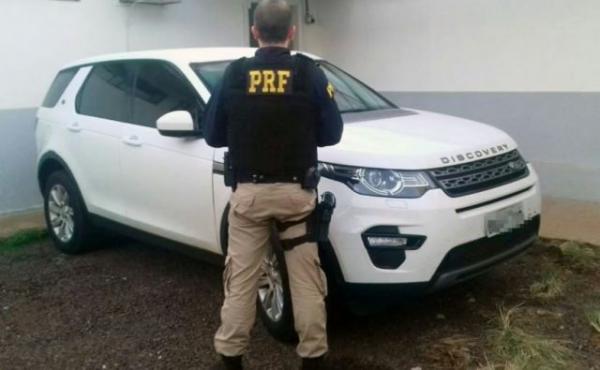 Polícia Federal e PRF apreendem R$ 500 mil dentro de carro de luxo em Floriano.(Imagem:Divulgação/PRF)