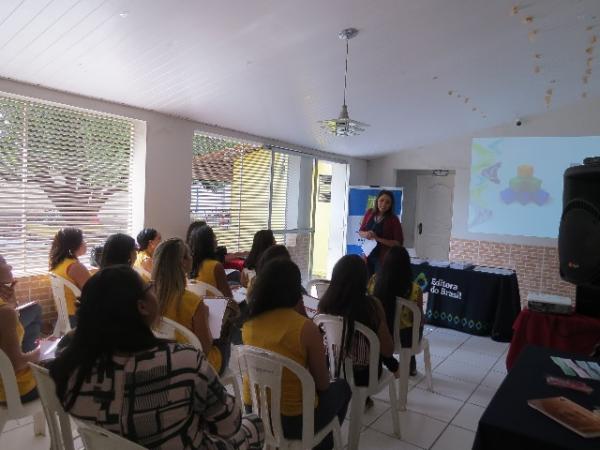 Centro Educacional Peniel realiza formação de professores para tratar da BNCC.(Imagem:Centro Educacional Peniel)