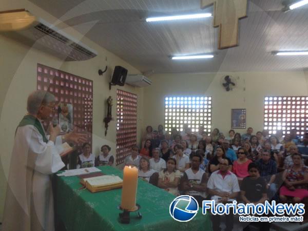 Fiéis lembram Frei Vicente Cardone um ano após sua morte.(Imagem:FlorianoNews)