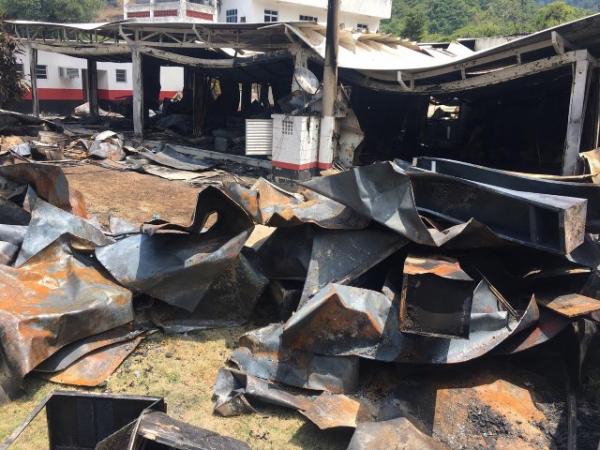 O que restou do alojamento do Ninho do Urubu após incêndio.(Imagem:Leslie Leitão/TV Globo)