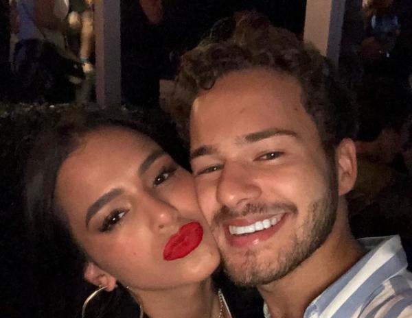 Bruna Marquezine aproveita aniversário de Tatá Werneck ao lado de amigos.(Imagem:Quem)