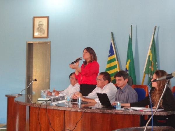 Frente Parlamentar realizou audiência pública sobre drogas em Floriano.(Imagem:FlorianoNews)