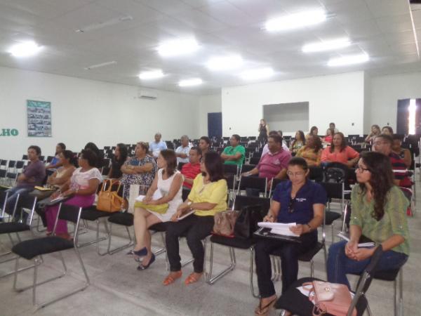 10ª GRE realiza capacitação de gestores do Programa Dinheiro Direto na Escola.(Imagem:FlorianoNews)