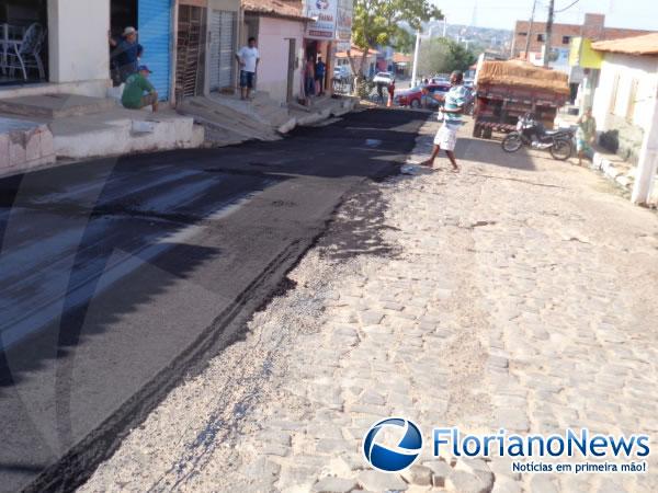 Rua Paulo Ramos, em Barão de Grajaú, recebe pavimentação asfáltica.(Imagem:FlorianoNews)