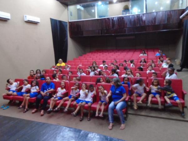 Teatro Maria Bonita recebe o espetáculo Palha Assada.(Imagem:FlorianoNews)