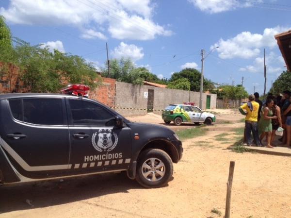 Delegacia de homicídios investiga as três mortes em Teresina.(Imagem:Gil Oliveira/ G1)