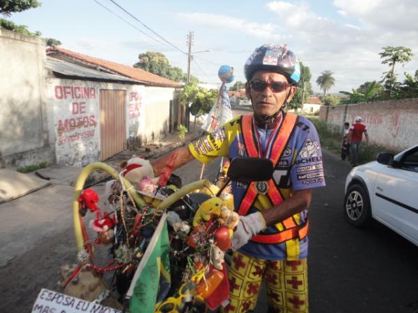 Ciclista: O Pagador de Promessa passa em Floriano(Imagem:FlorianoNews)