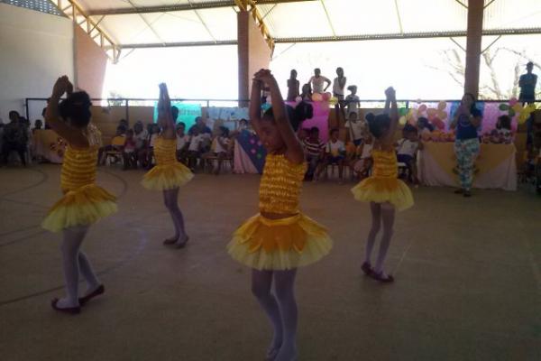 Escola Municipal José Francisco Dutra realiza Semana da Criança.(Imagem:emir Miranda)