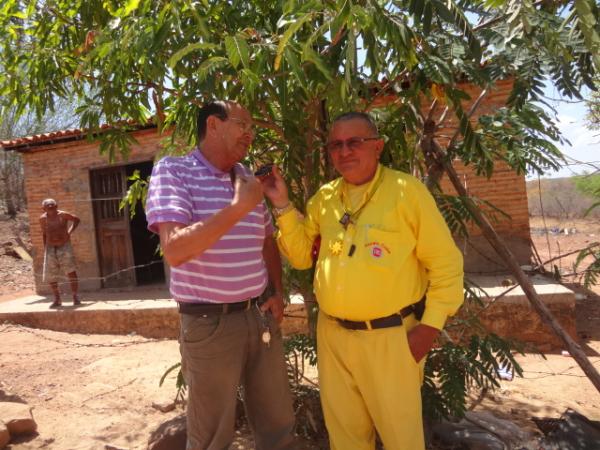 Moradores do bairro Canoas são beneficiados com postes de energia.(Imagem:FlorianoNews)