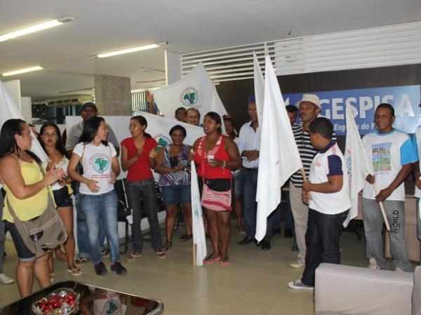 Protestantes ocuparam a presidência da Agespisa em Teresina.(Imagem:Gilcilene Araújo)