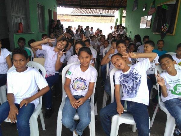 Comandante da PM ministra palestra para alunos do Pelotão de Combatentes Mirins.(Imagem:Rubens Lopes)