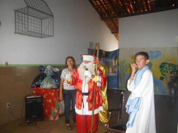 Papai Noel participou de confraternização de Natal na APAE de Floriano.(Imagem:FlorianoNews)