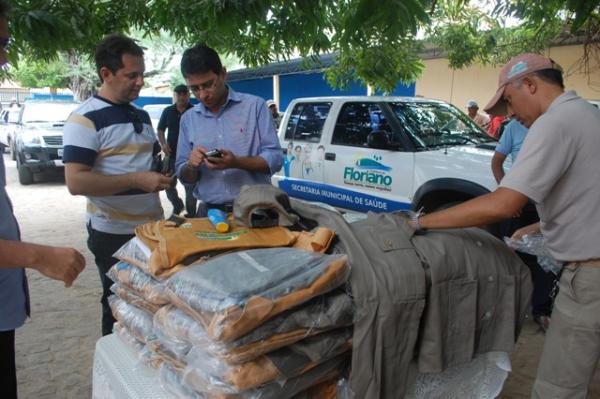 O kit é composto por uma calça, camisa, bolsa e protetor solar.(Imagem:Waldemir Miranda)