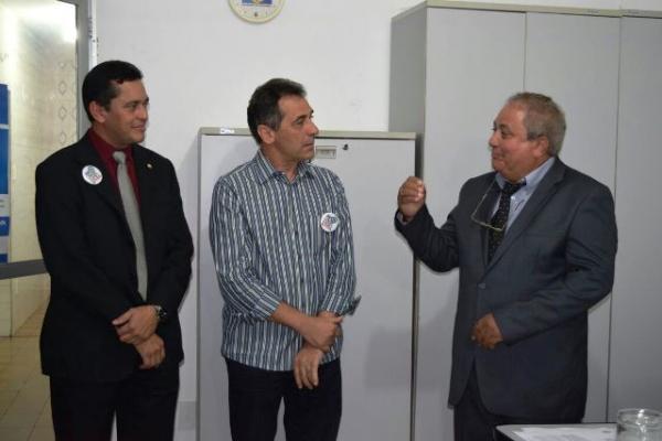 Prefeito Gilberto Júnior faz doação de terreno para o Ministério Público.(Imagem:Secom)