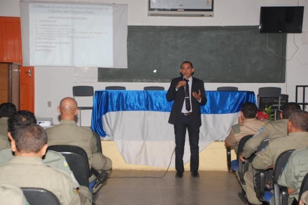 Superintendente apresenta pesquisa sobre o trânsito de Floriano(Imagem:Waldemir Miranda)