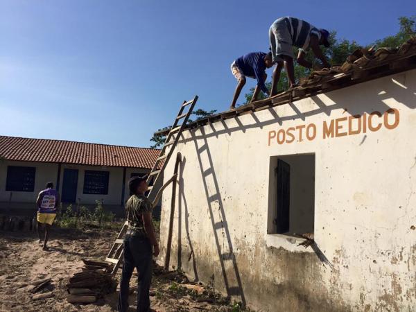 Prefeito Gilberto Júnior participa de mutirão na zona rural.(Imagem:SECOM)