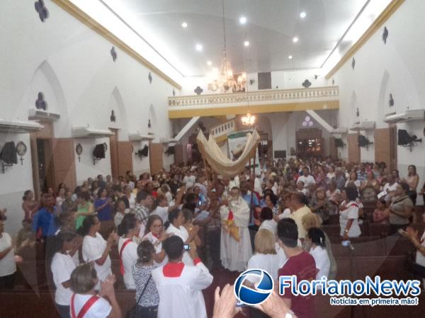 Com missa e procissão, católicos celebram Corpus Christi em Floriano. (Imagem:FlorianoNews)