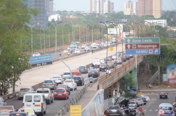 Iniciada há dois anos, obra de ponte gastou R$ 20 milhões e segue parada.(Imagem:Divulgação)