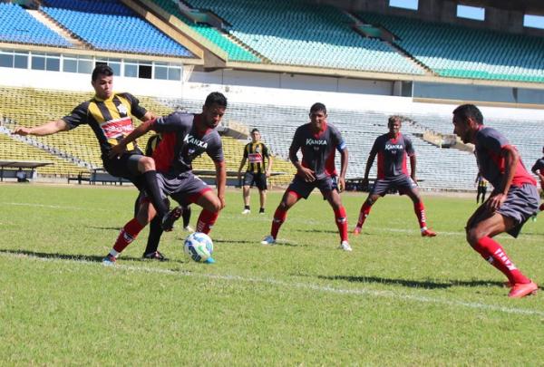 Raphael Freitas agrada, mas deve ter vaga ocupada por Fabinho na estreia do River-PI.(Imagem:Emanuele Madeira)