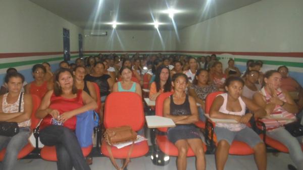 Merendeiras de Barão de Grajaú participaram de treinamento sobre de manipulação de alimentos.(Imagem:FloriaoNews)