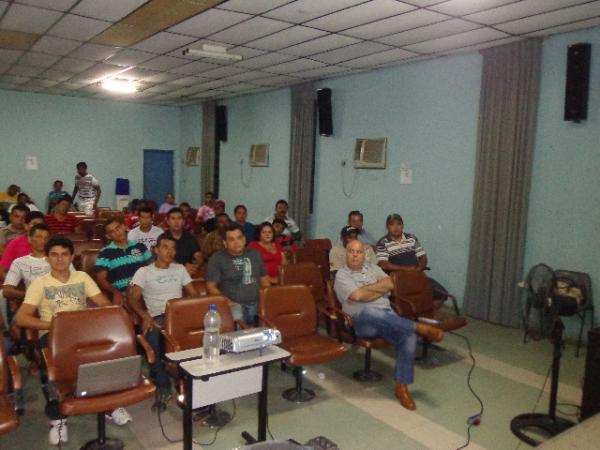 ANVISA realizou palestra para farmacêuticos em Floriano.(Imagem:FlorianoNews)