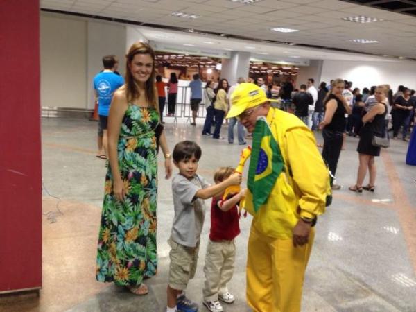 Repórter Amarelinho desembarca em Brasília.(Imagem:FlorianoNews)