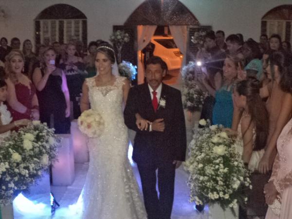 Enlace matrimonial de Marcello Borges e Priscylla Castro é realizado em Floriano.(Imagem:FlorianoNews)