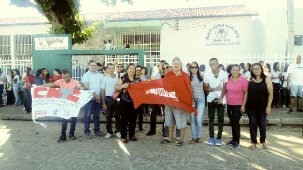 Em greve, professores estaduais realizam manifestação em Floriano.(Imagem:FlorianoNews)