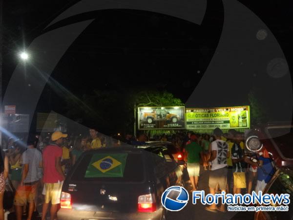 Vitoria contra o Camarões embala comemoração dos torcedores de Floriano e Barão.(Imagem:FlorianoNews)